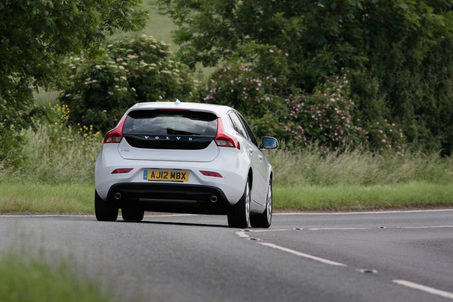  Volvo V40 2012 года  (фото 10 из 183)